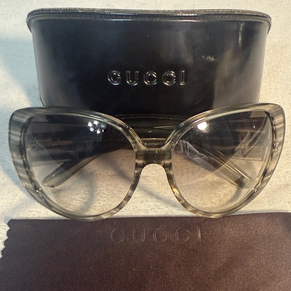 Gucci Black and Gray Women's Sunglasses - Picture 2 of 7